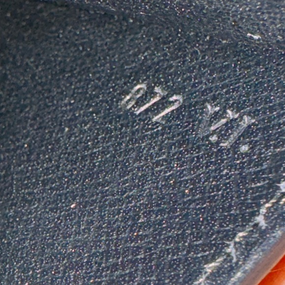 LOUIS VUITTON Epi Montaigne Clutch - Picture 10 of 10